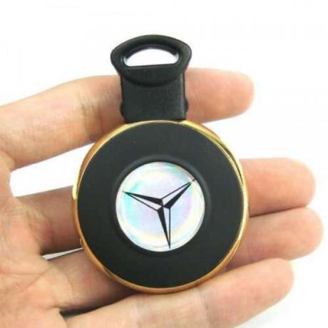 USB запалка BMW или Mercedes 
